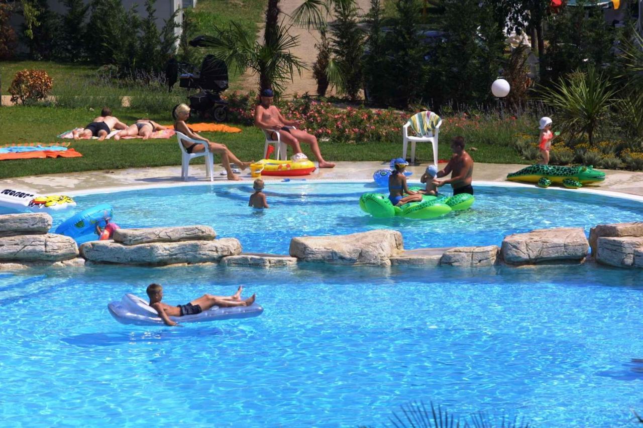 Camping Bella Italia In Peschiera Del Garda - Gardasee Apartment Exterior photo