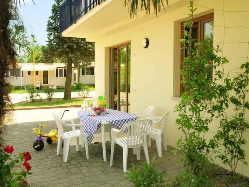 Camping Bella Italia In Peschiera Del Garda - Gardasee Apartment Exterior photo